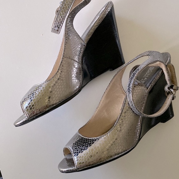 Michael Kors Stacked Wedge Heel Peek-a-Boo Toe Sandals - Picture 5 of 14